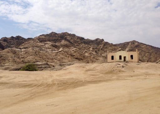 A couple of kilometers down river, I came across the ruin of what was an ostrich farm in the 1890s.